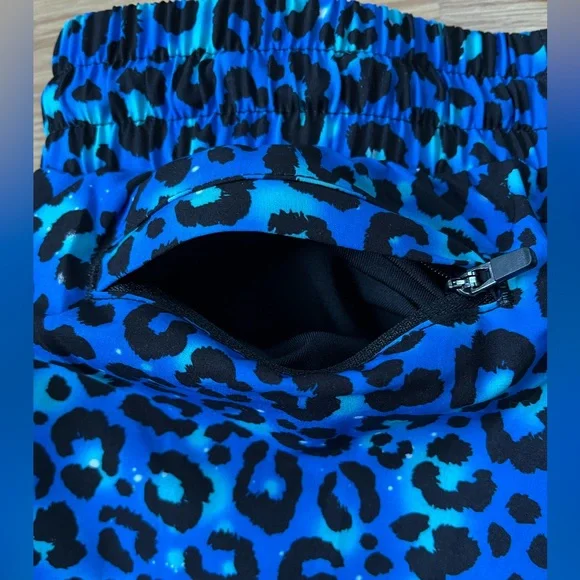 VOXY RUNNING SHORTS
BLUE LEOPARD - 2 IN 1 RACER SHORTS
SIZE SMALL - Picture 4 of 11
